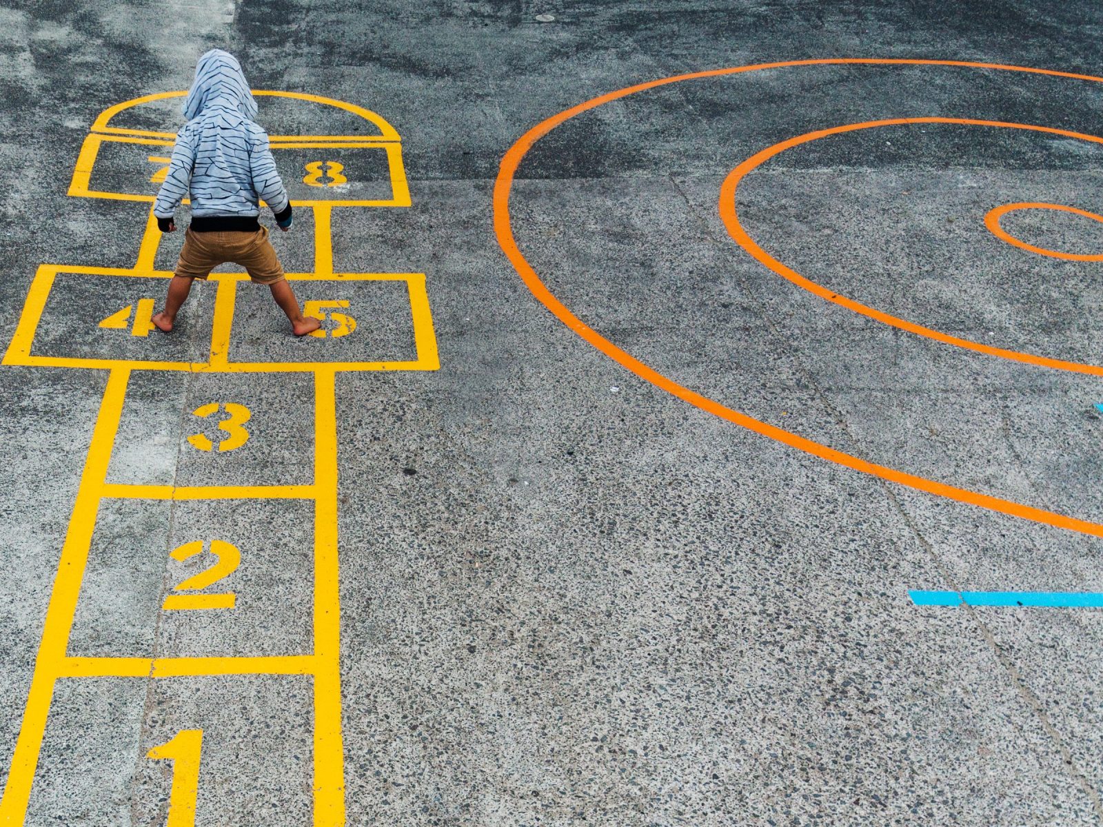Live a Day in the ’90s to Find Out Where You’ll Be in 20 Years Hopscotch