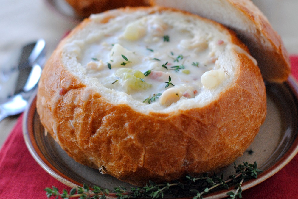 🍔 If You’ve Eaten 15/20 of These Foods, You’re Definitely American 06 Clam Chowder