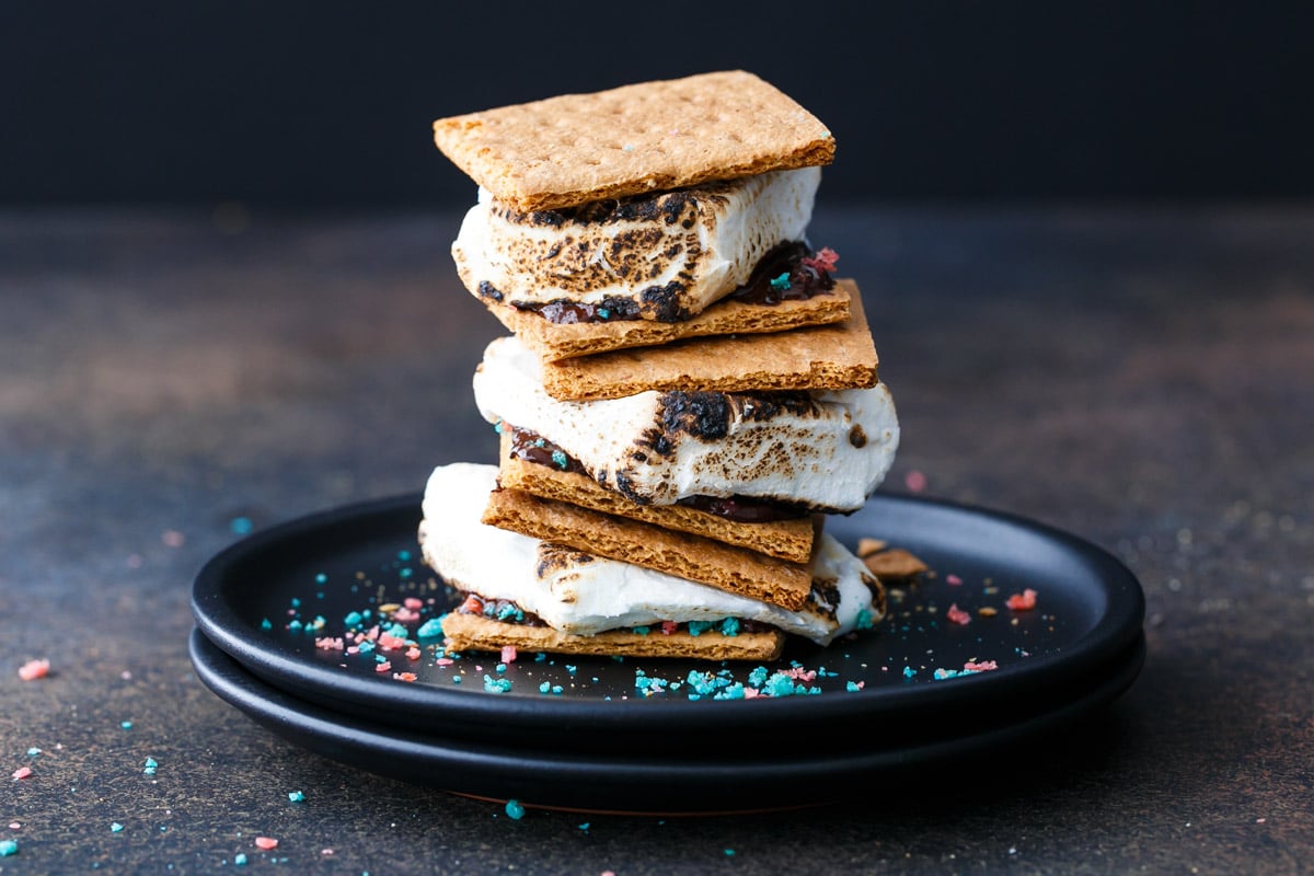 🍿 If You Think We Can’t Guess Your Zodiac Sign Based on How You Rate These Snack Foods, Think Again S'mores