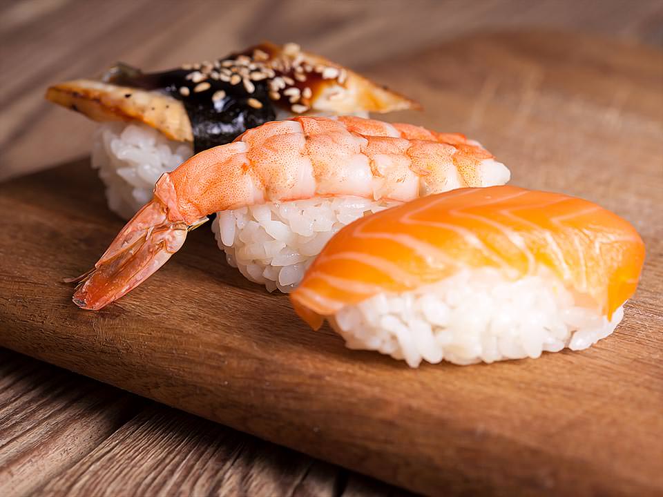 🍴 If You Eat 8/25 of These Foods With a Fork, You’re Forking Ridiculous Sushi