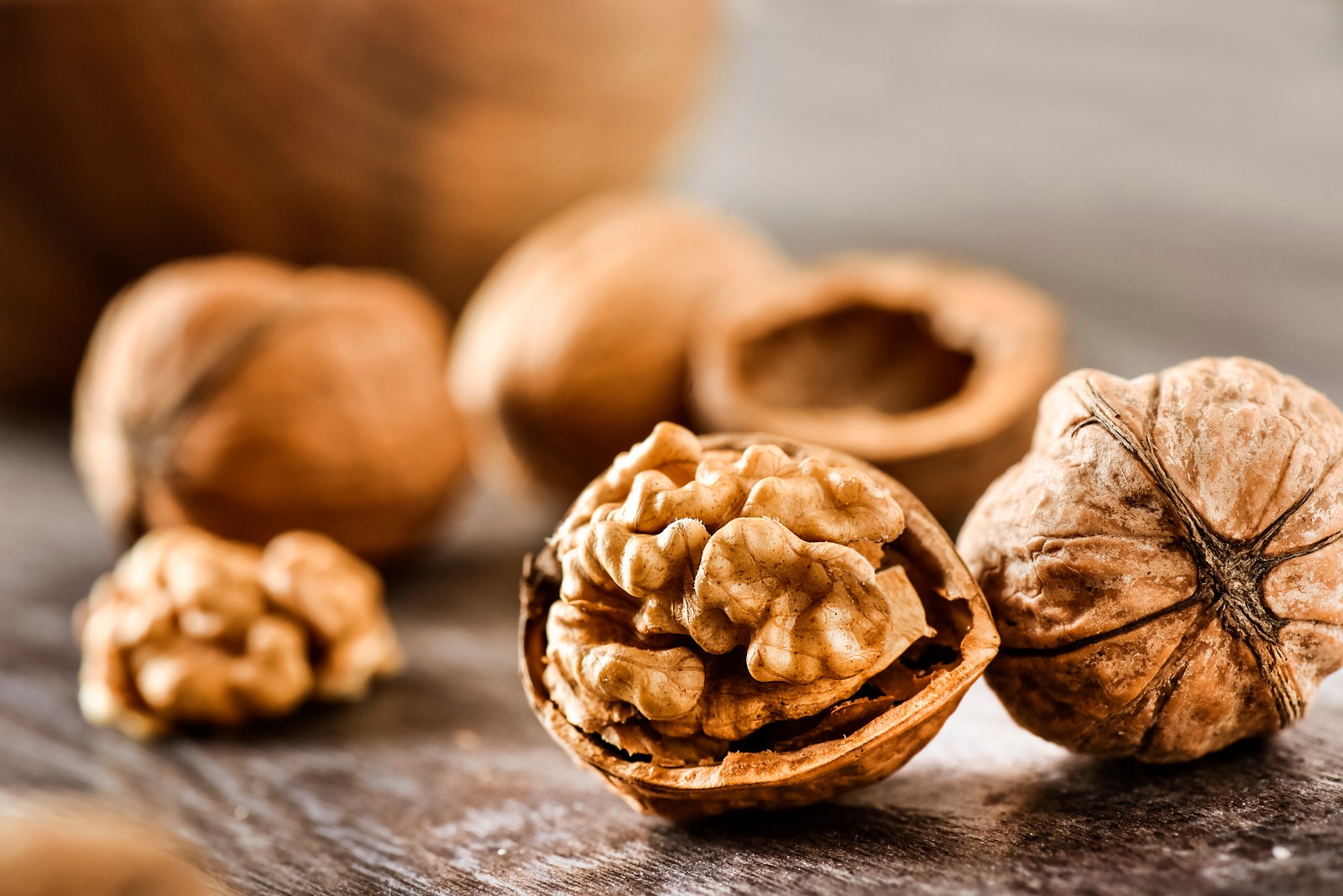 If You Like Eating 27 of Aphrodisiacs, You’re Real Roma… Quiz Walnuts