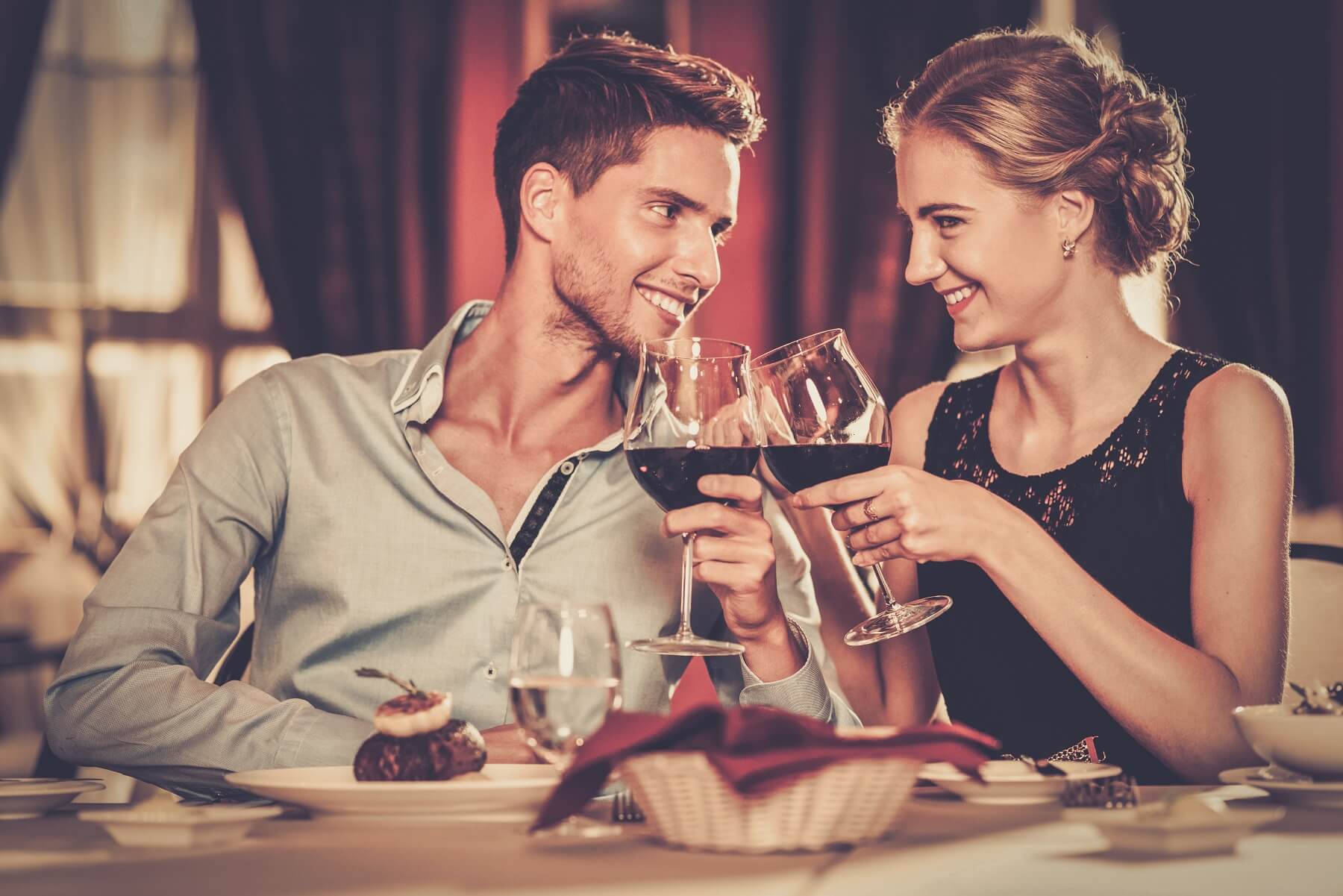 How Compatible Are We? Couple Romantic Restaurant Date Drinking