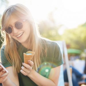 📱 Can We Guess Your Age Based on the Way You Reply to These Texts? LOLZ
