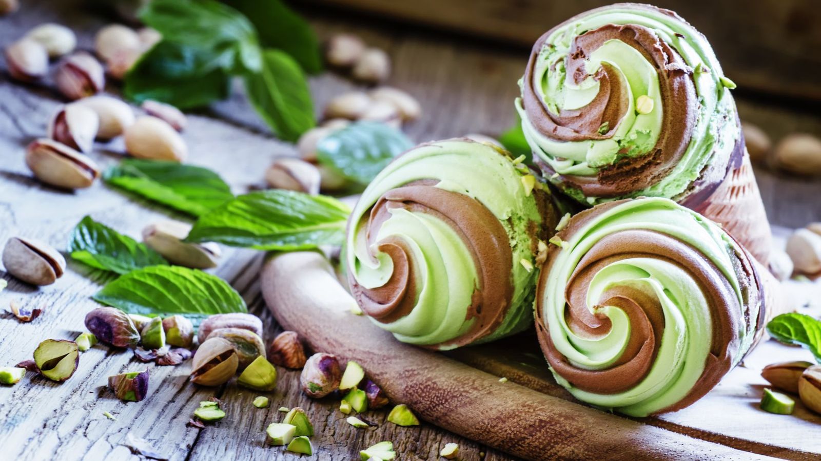 🍰 Don’t Freak Out, But We Can Guess Your Eye Color Based on the Desserts You Eat Pistachio Ice Cream