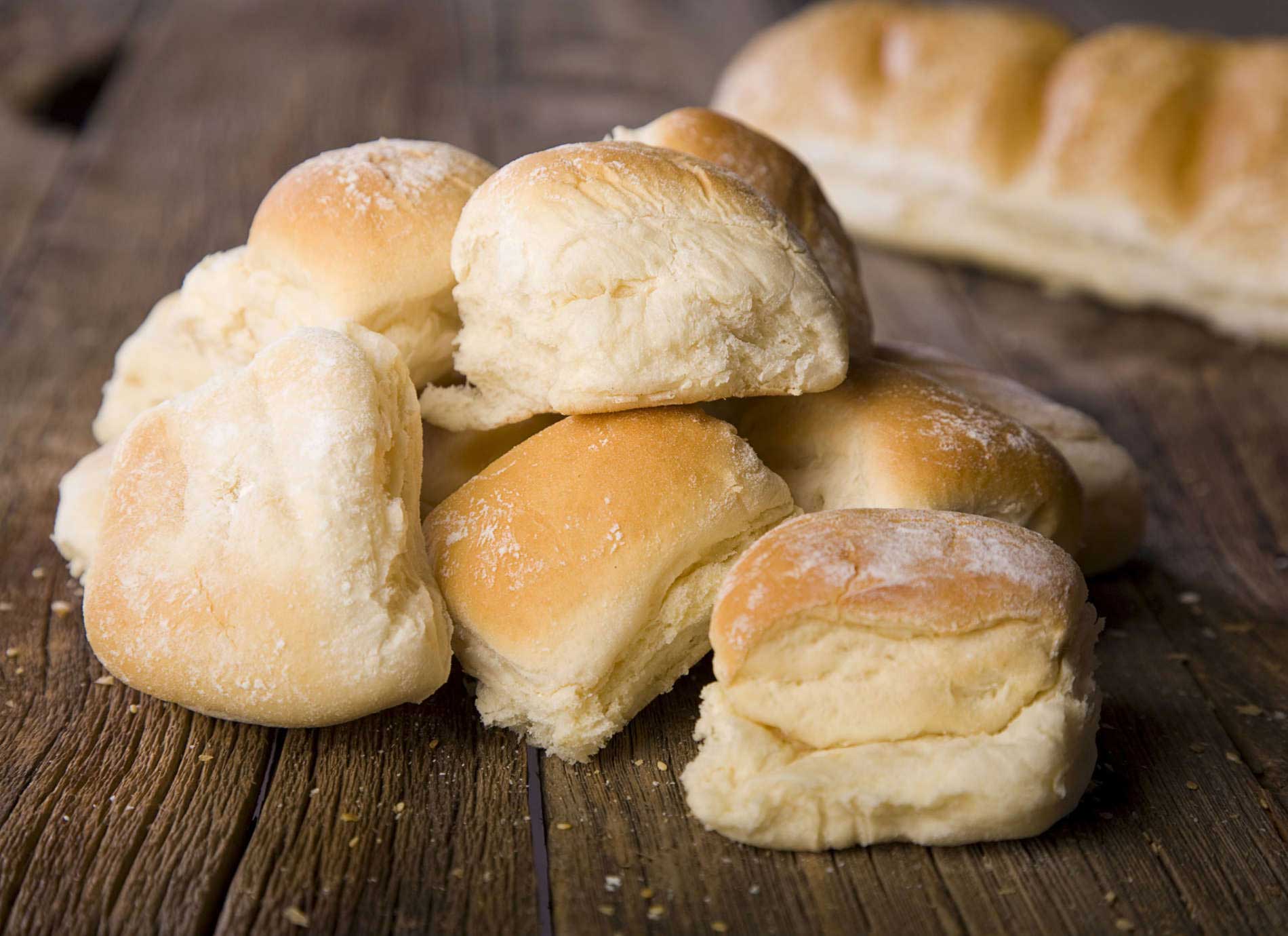 🍁 Can We Guess the Decade You Were Born Based on Your Thanksgiving Food Preferences? Dinner Rolls