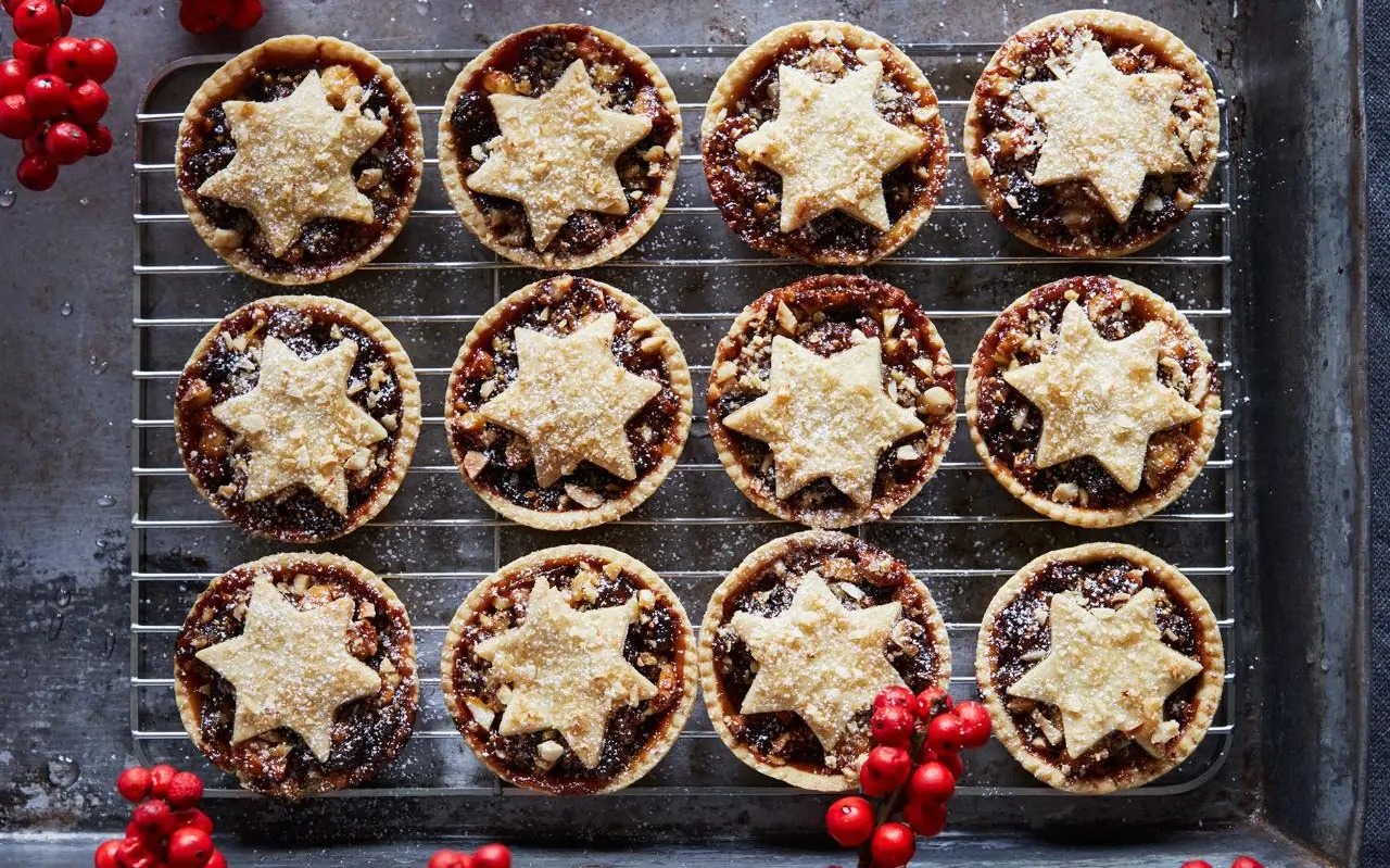 Do You Actually Prefer 🥧 Holiday Food or 🐶 Puppies? Christmas Mince Pies