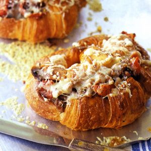 🍳 Do You Actually Prefer Classic or Trendy Breakfast Foods? Stuffed croissant