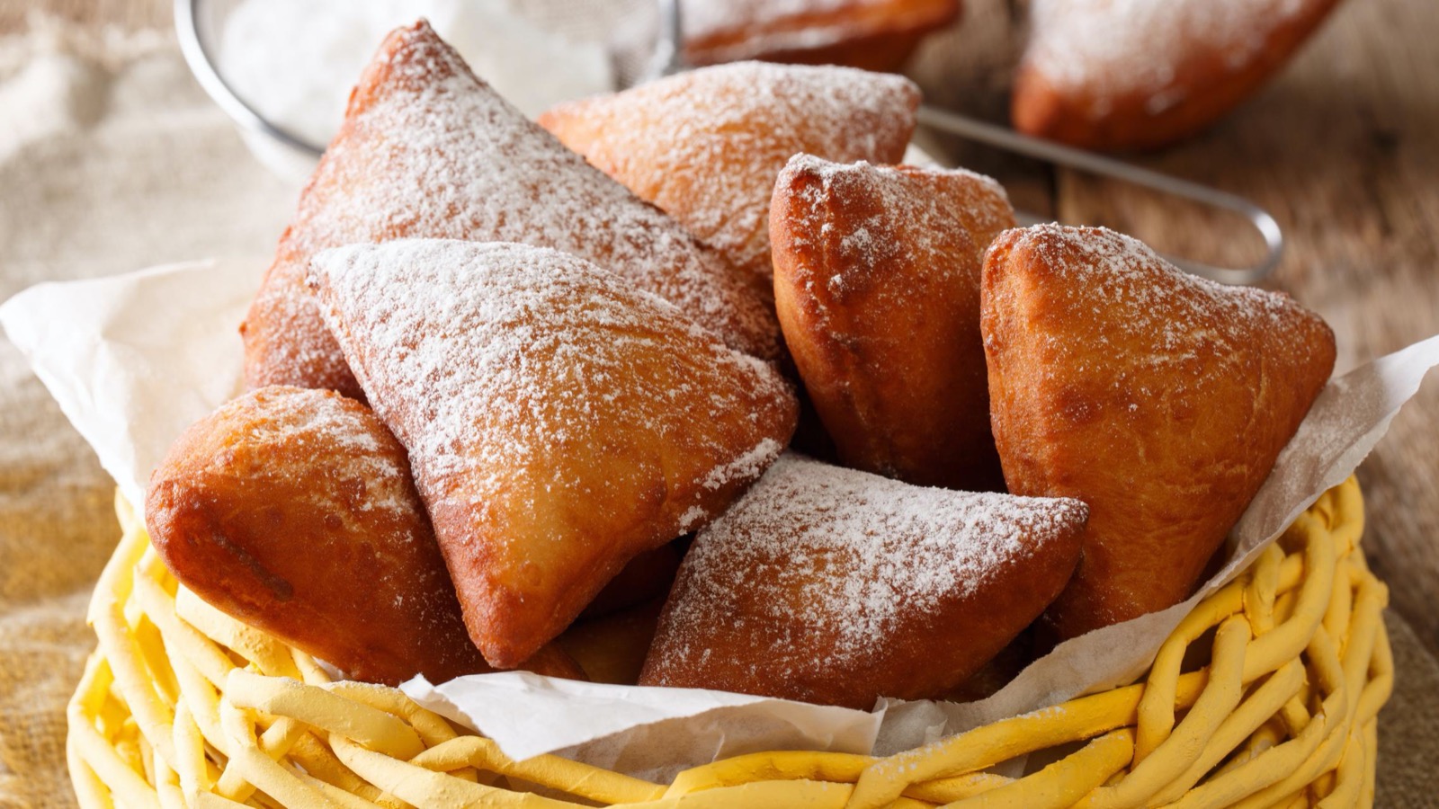 🍰 Don’t Freak Out, But We Can Guess Your Eye Color Based on the Desserts You Eat Beignets