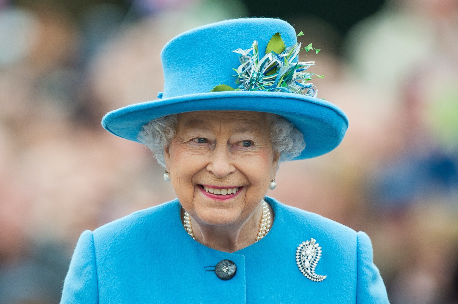 Can You Score 14/17 in This Random Knowledge Quiz? Queen Elizabeth II