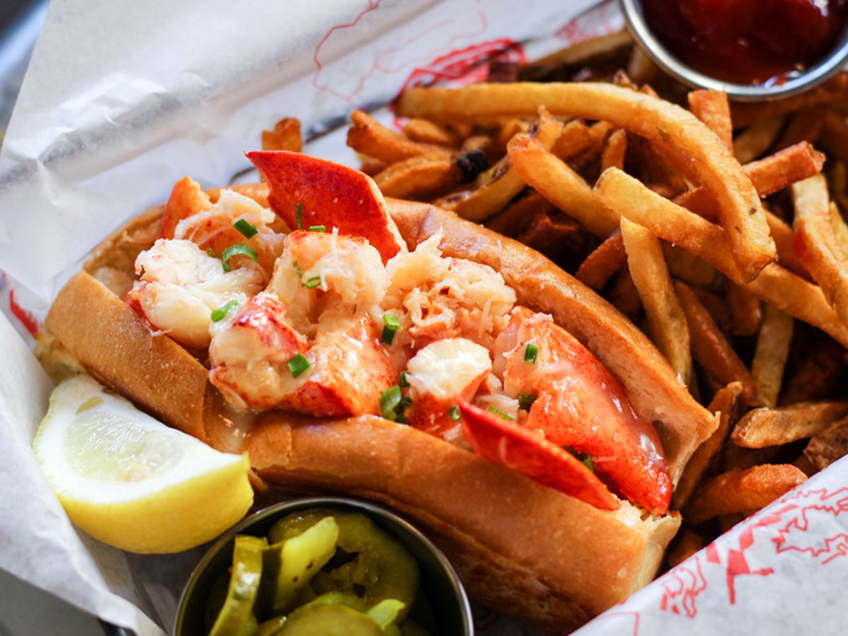 🍤 Can We Guess Your Age and Gender Based on the Seafood Dishes You’ve Eaten? Lobster roll sandwich
