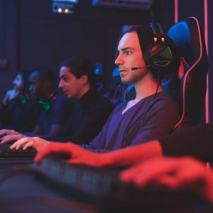 What Was Your Early 2000s Online Persona? Quiz LAN parties with friends
