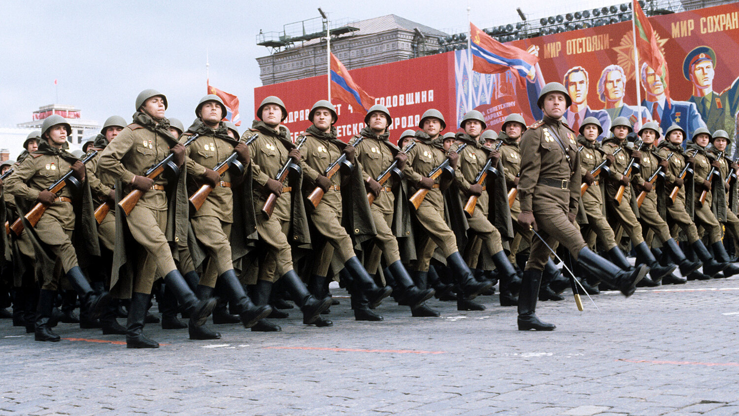 Only 34% Of Adults Can Pass This Random History Trivia Quiz Soviet+parade