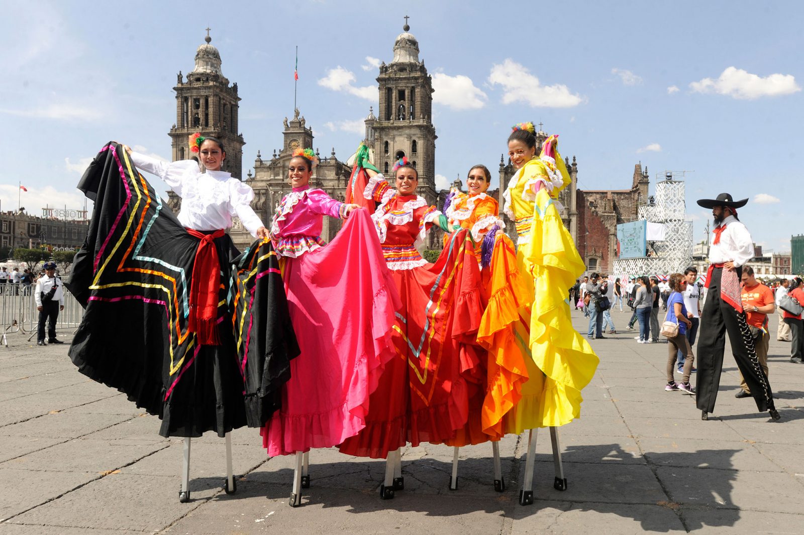 Can You Pass This Increasingly Difficult General Knowledge Quiz? Mexican Indenpendence Day Stilts