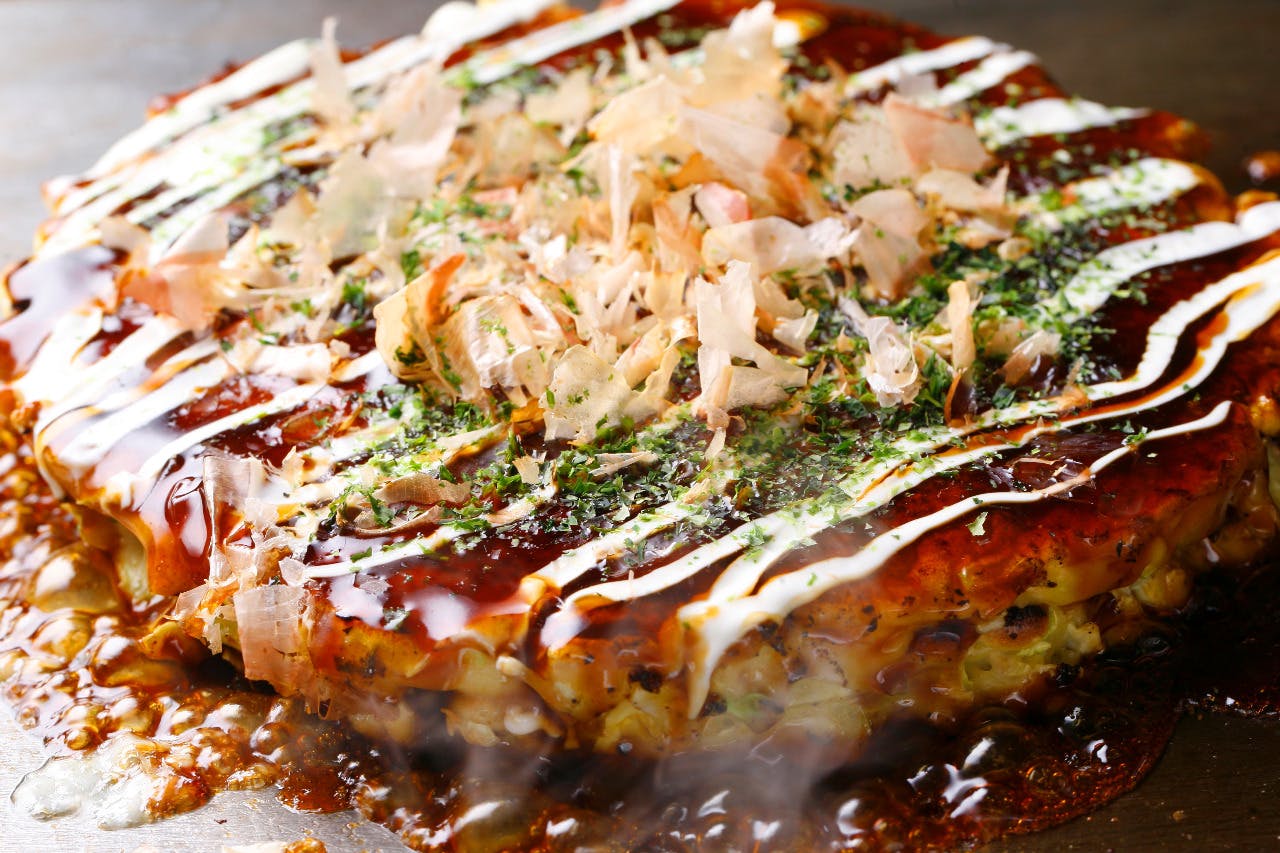 🍣 If You’ve Never Eaten 22/29 of These Japanese Foods, You’re Seriously Missing Out Okonomiyaki