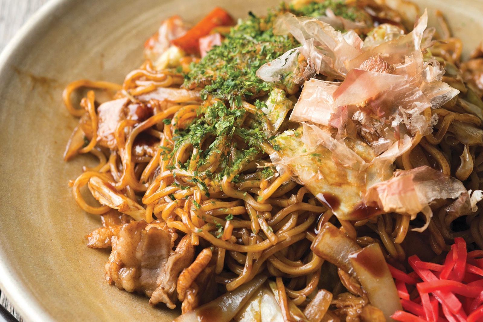 We’ll Honestly Be Impressed If You Score 17/22 on This General Knowledge Quiz Yakisoba (stir fried noodles with pork, cabbage, and ginger)