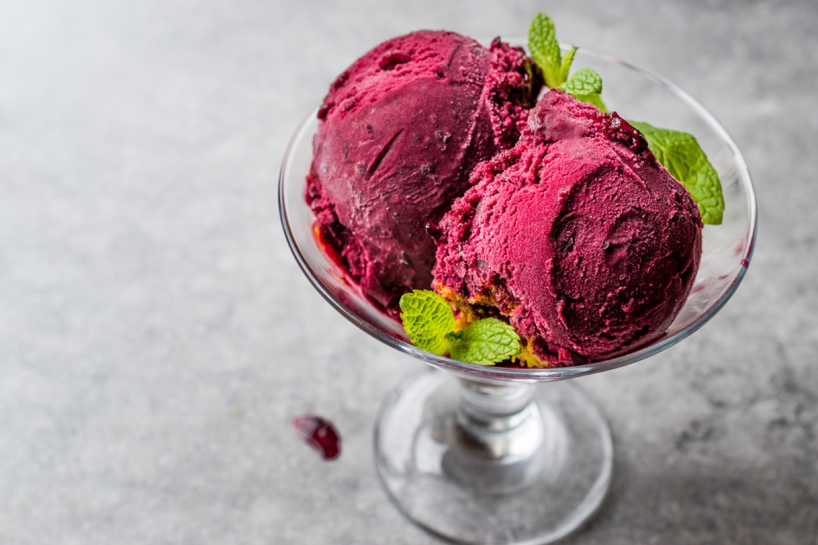 🍦 It’s Time to Vote “Yay” Or “Nay” On These Unusual Ice Cream Flavors Beets ice cream