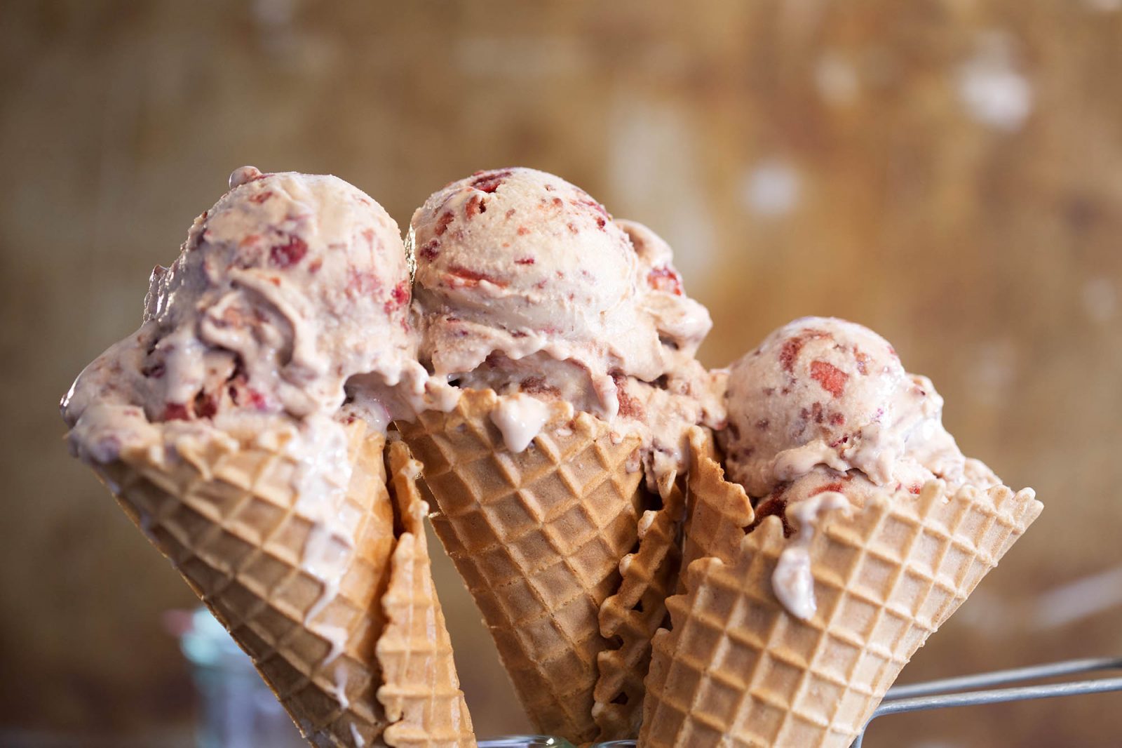 Do You Actually Prefer Ice Cream 🍦 or Cake 🍰? Balsamic Vinegar Strawberry Ice Cream