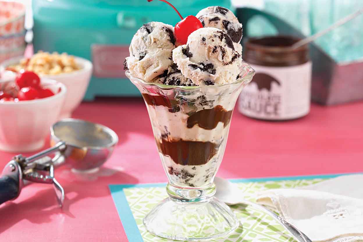 Ice Cream Buffet Quiz🍦: What's Your Foodie Personality Type? Cookies And Cream Ice Cream Sundae