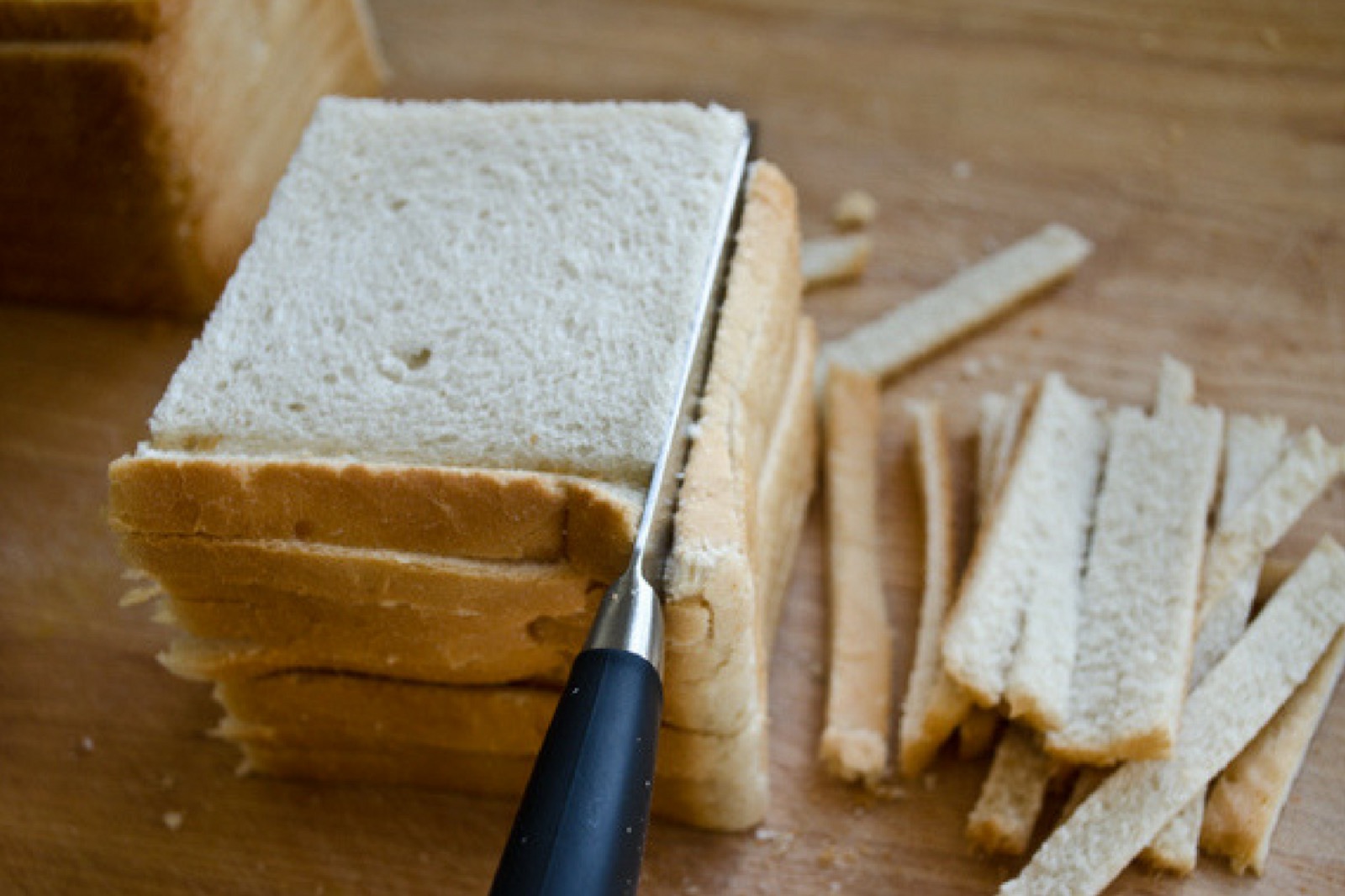 Sorry, But You’re a Picky Eater If You’ve Eaten 17/22 of These Foods Cutting Bread Crusts