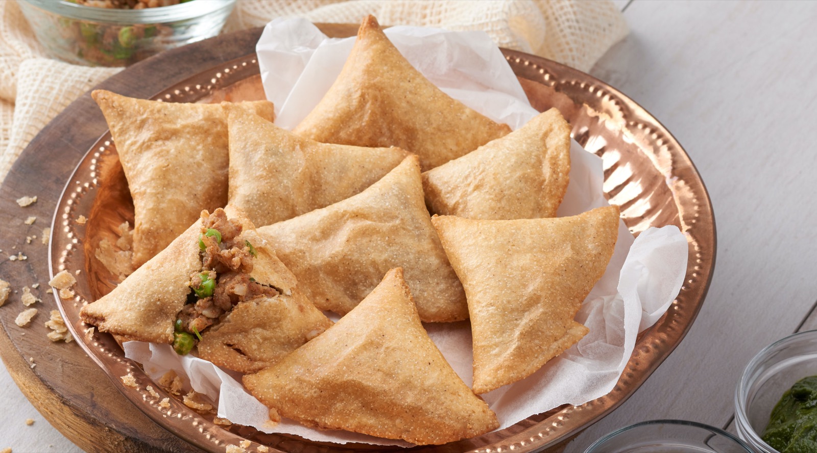 🥐 If You’ve Eaten 22/30 of These Foods, You’re a Real Pastry Fan Samosas