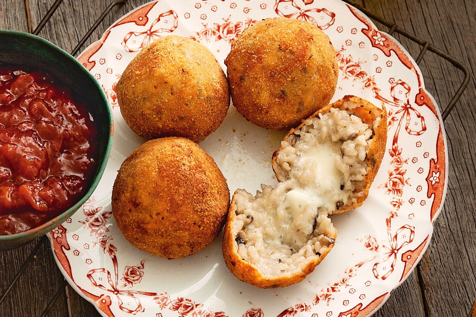 If You Answer Yes 20+ Times in This Quiz, You're Definitely Obsessed With Fried Food Arancini