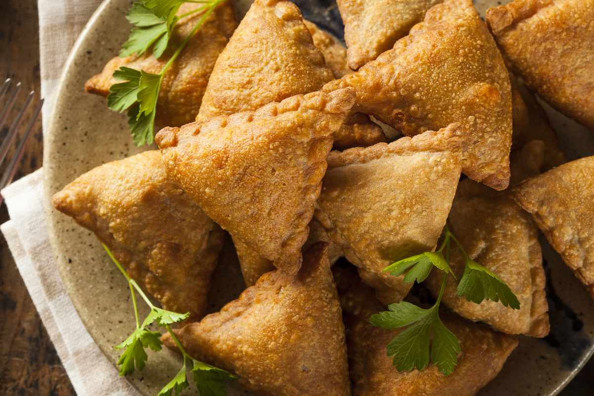 🎂 How You Feel About These 20 Party Foods Will Accurately Determine Your Birth Month Indian Samosas