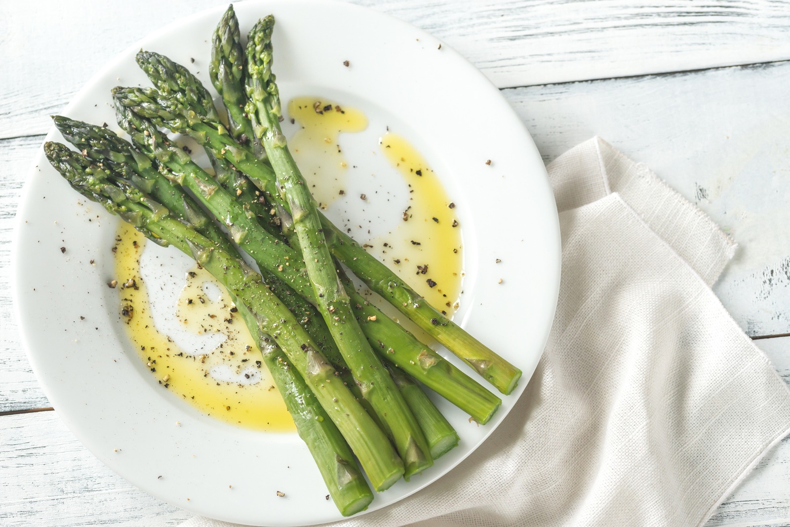 We Know Which Decade of Life You’re in Based on This Food Test Asparagus