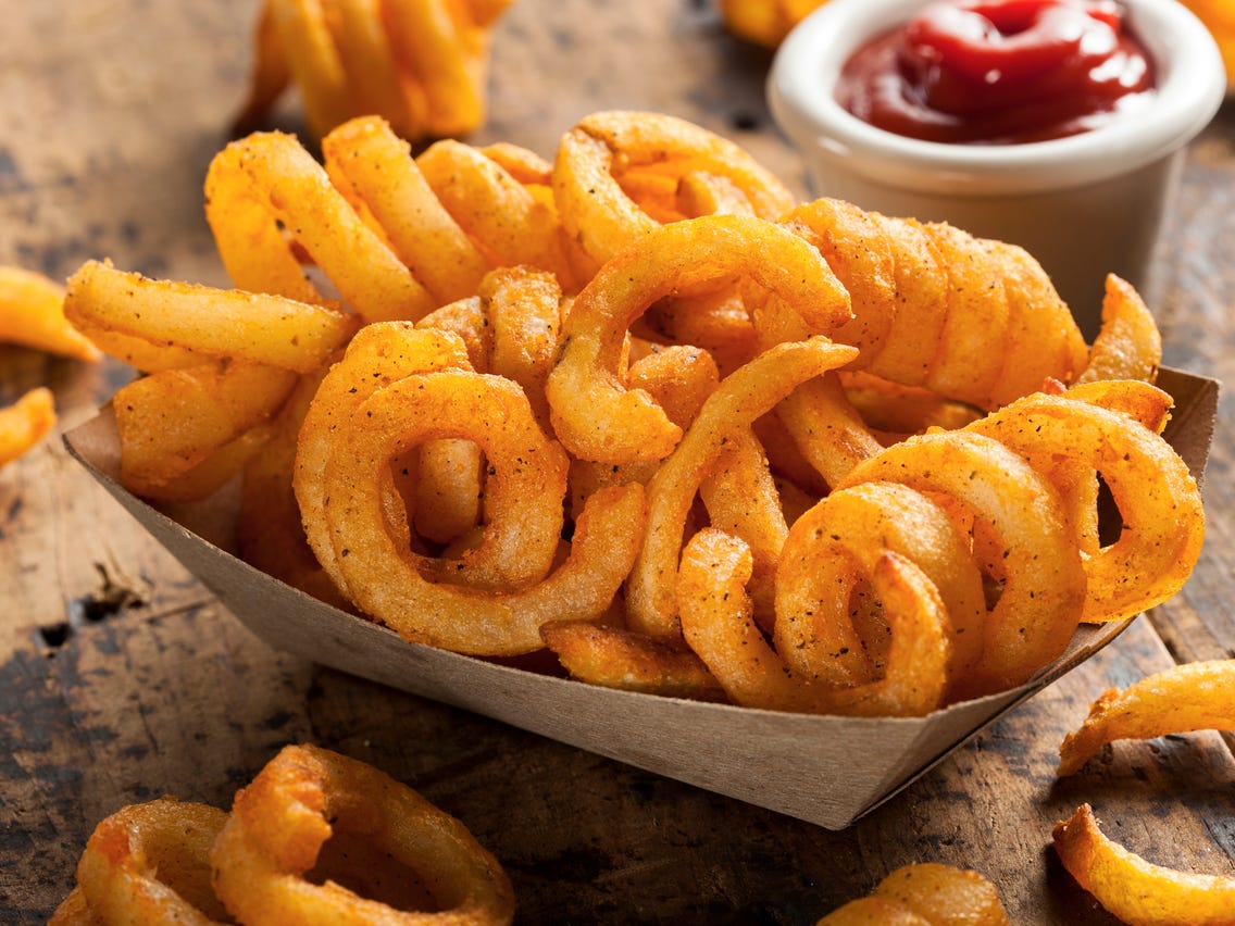 🥔 Can We Guess Your Generation Based on the Different Ways You’ve Eaten Potatoes? Curly Fries