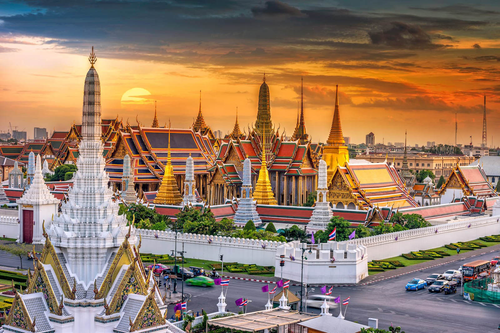 🗺 Most People Can’t Match 20/24 of These Famous Places to Their Country on a Map – Can You? Grand Palace, Bangkok, Thailand