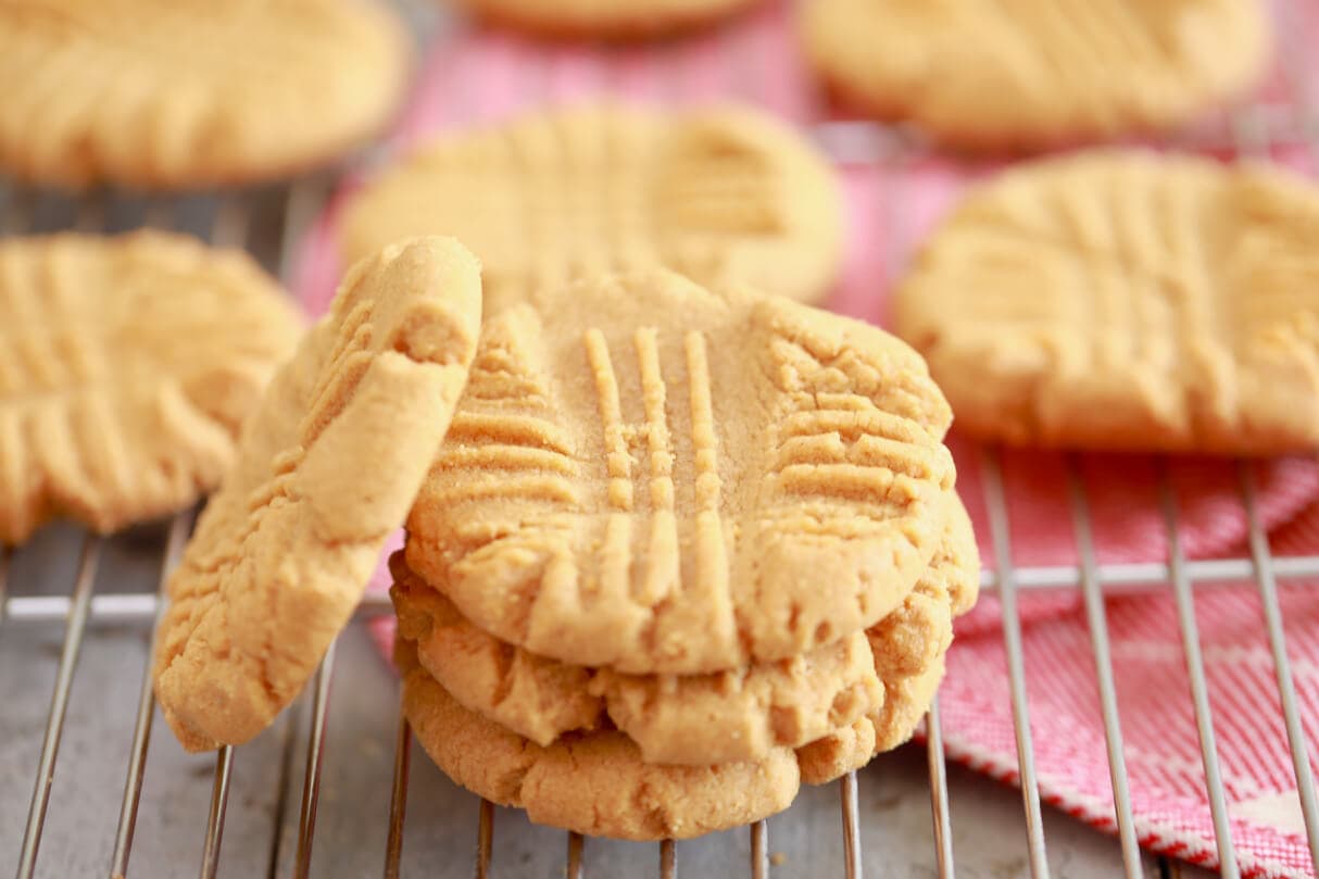 🍰 Vote “Yay” Or “Nay” On Some Baked Goods and We’ll Reveal Which Puppy You Should Adopt 🐶 Peanut butter cookies
