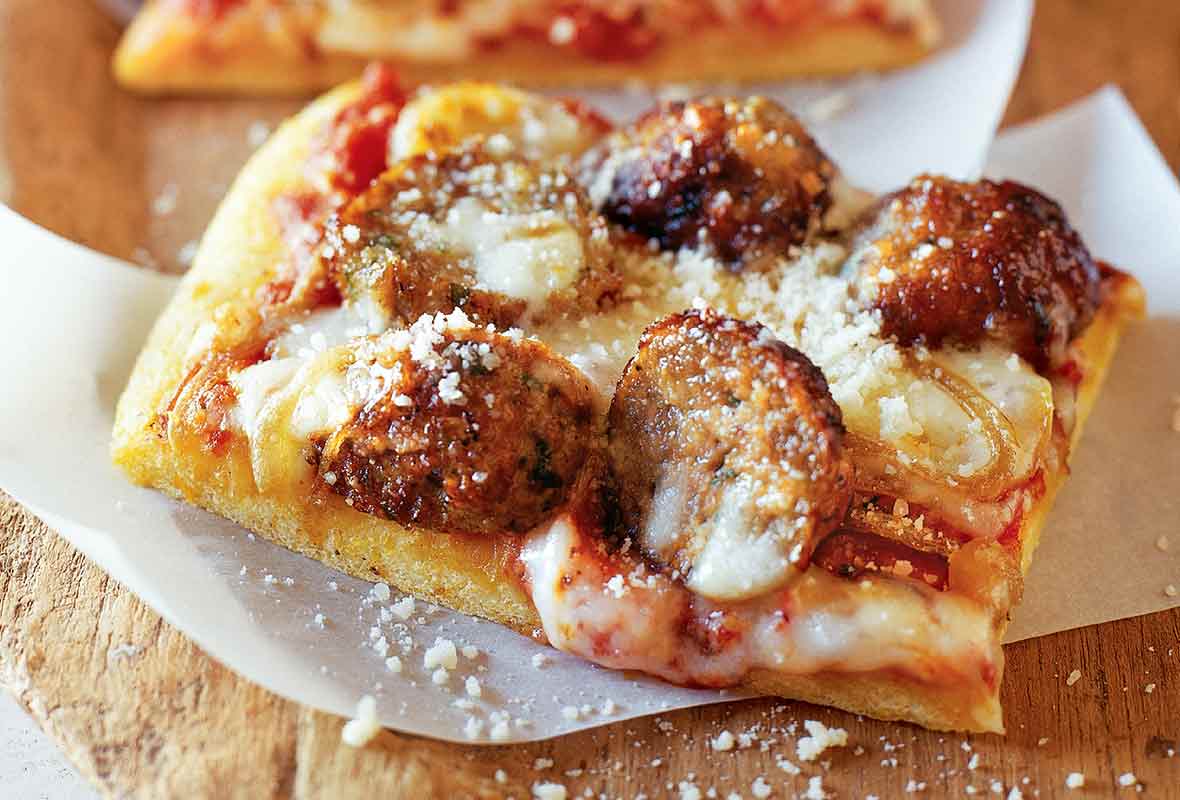🍕 If You’ll Eat at Least 15 of These Foods on Pizza, You’re an Adventurous Eater Meatball pizza