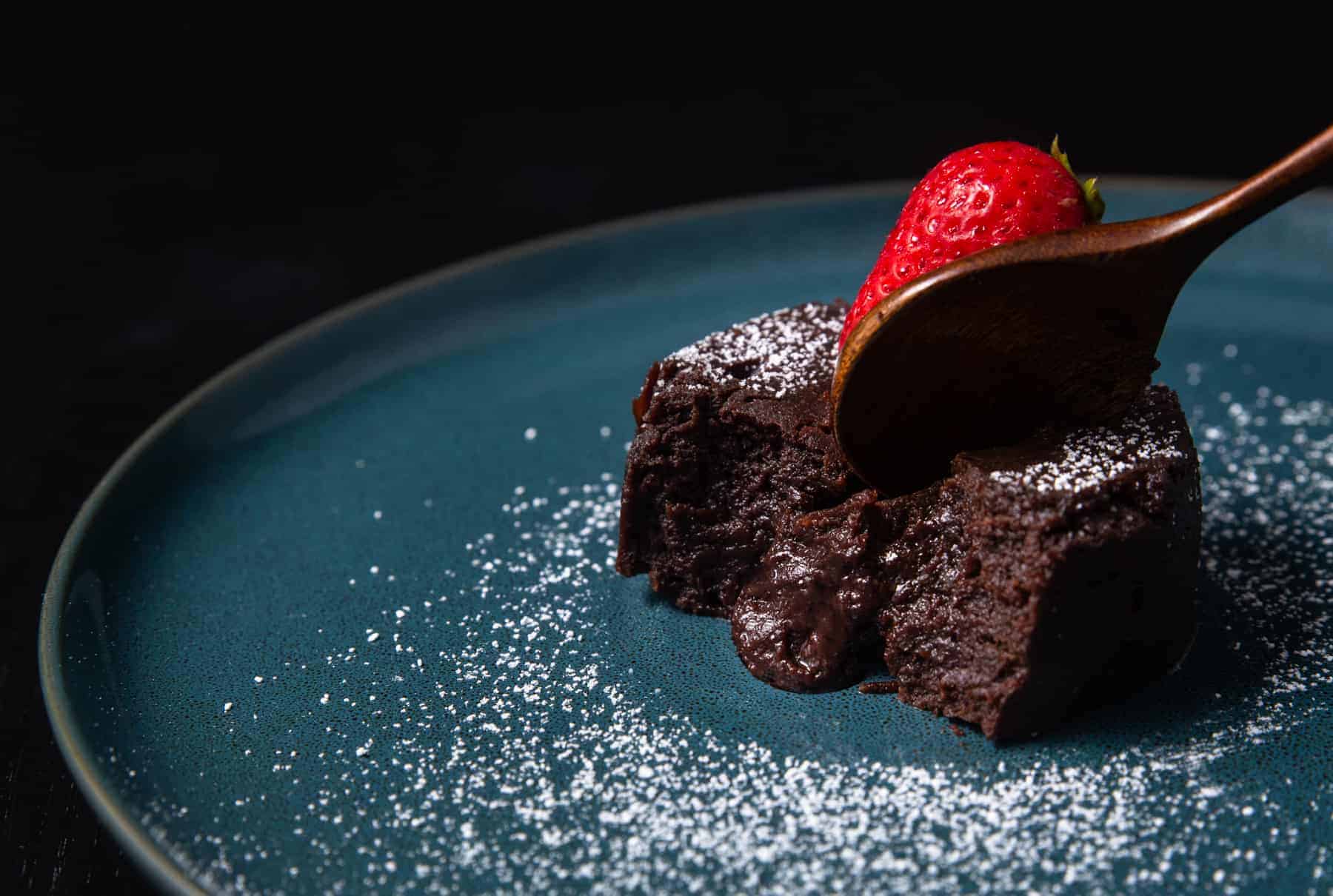 🍫 We Know Whether You’re an Introvert, Extrovert, Or Ambivert Based on How You Rate These Chocolate Desserts chocolate lava cake