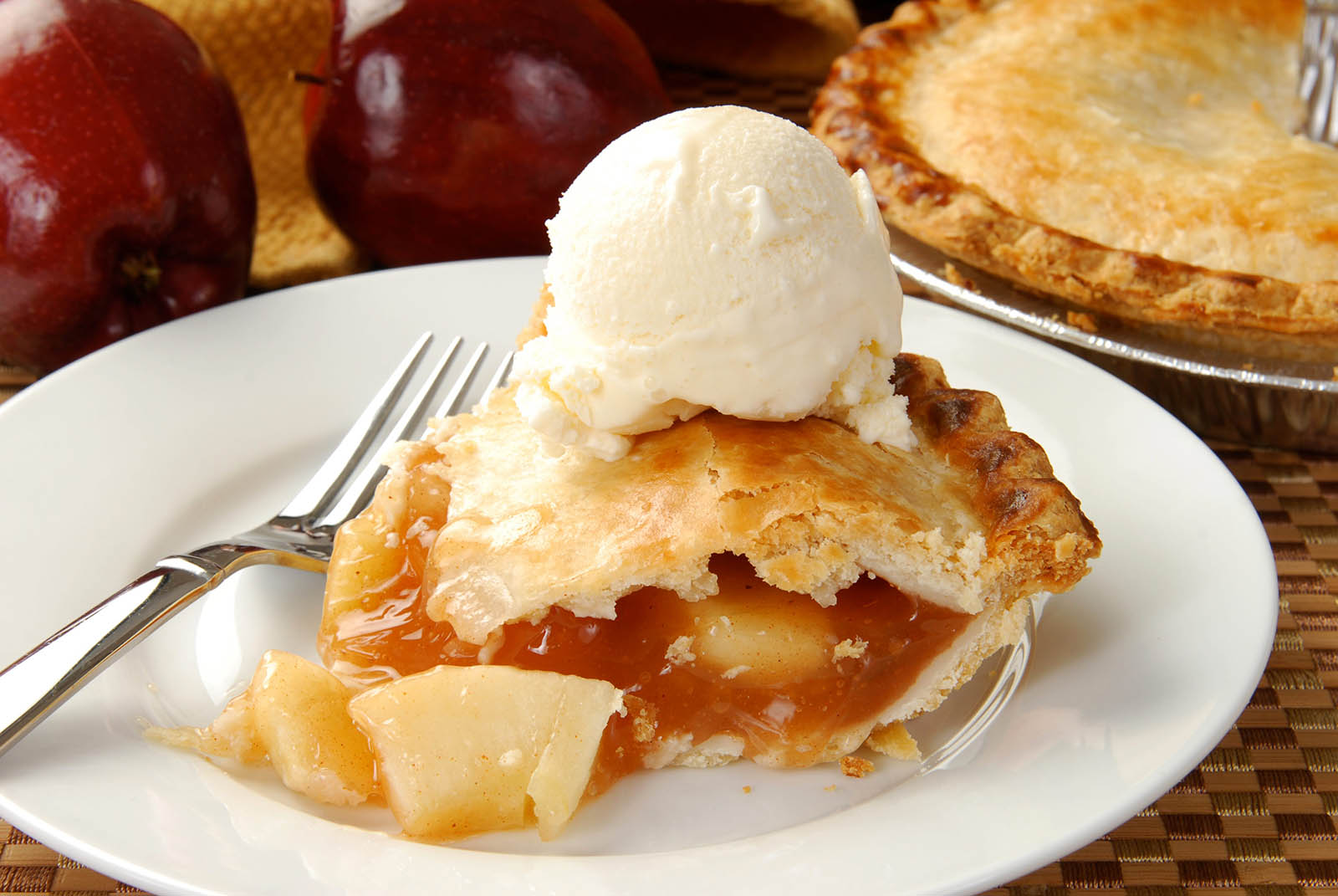 This Overrated/Underrated Food Quiz Will Reveal Your Exact Age Apple pie with vanilla ice cream