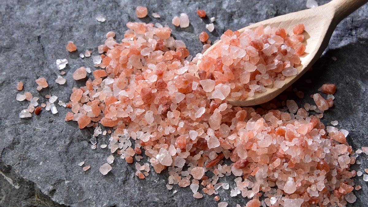 🌶 Can We Guess Your Age Just by Looking at Your Spice Cabinet? Himalayan pink salt