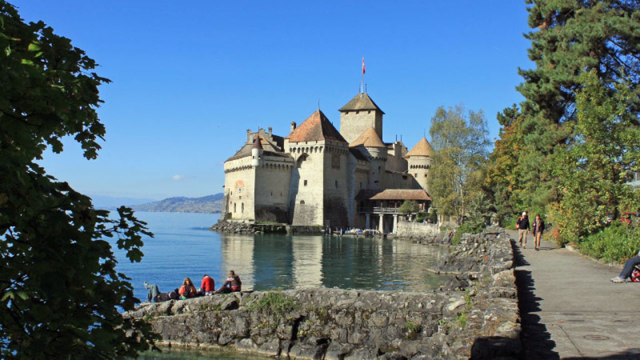 🌍 Most People Can’t Pass This European Geography Quiz — Can You? Chateau de Chillon