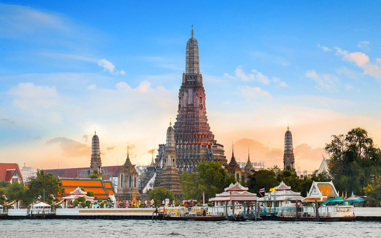 Can You Identify These Countries by Their 2nd Most Famous Sights? Wat Arun, Bangkok, Thailand