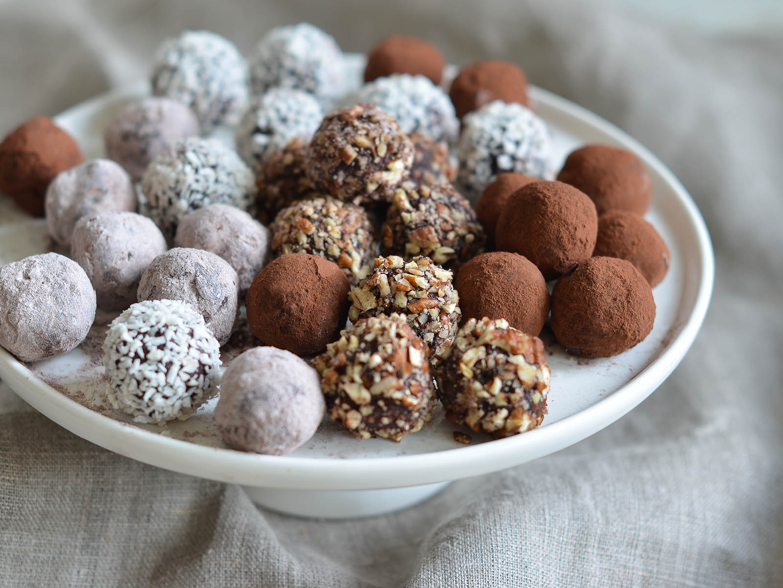 🍫 We Know Whether You’re an Introvert, Extrovert, Or Ambivert Based on How You Rate These Chocolate Desserts Chocolate truffles