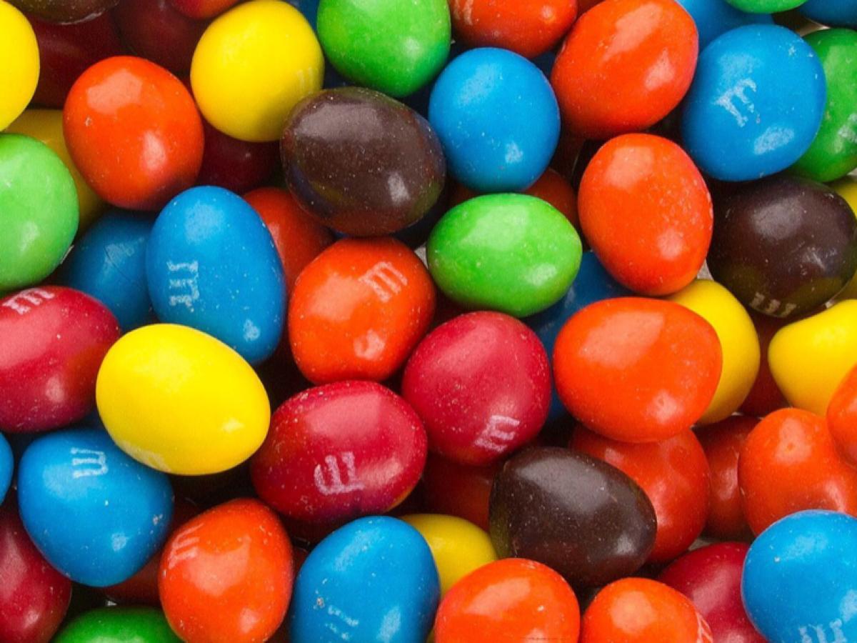 This 🍭 Sugar Overload Quiz Will Reveal What You’re Craving for 🍕 Dinner M&M's Chocolate Candy