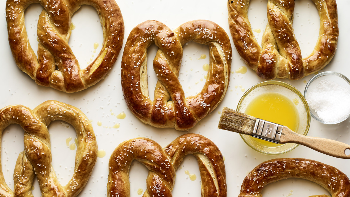 🍿 If You Think We Can’t Guess Your Zodiac Sign Based on How You Rate These Snack Foods, Think Again Pretzels