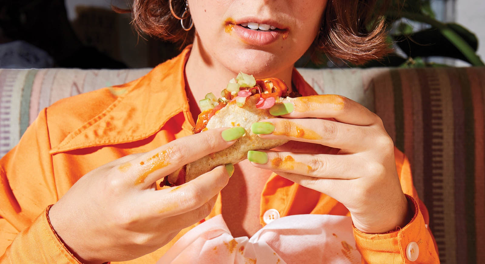 🌭 Your Messy Food Opinions Will Determine How High Maintenance You Are Woman Eating Taco