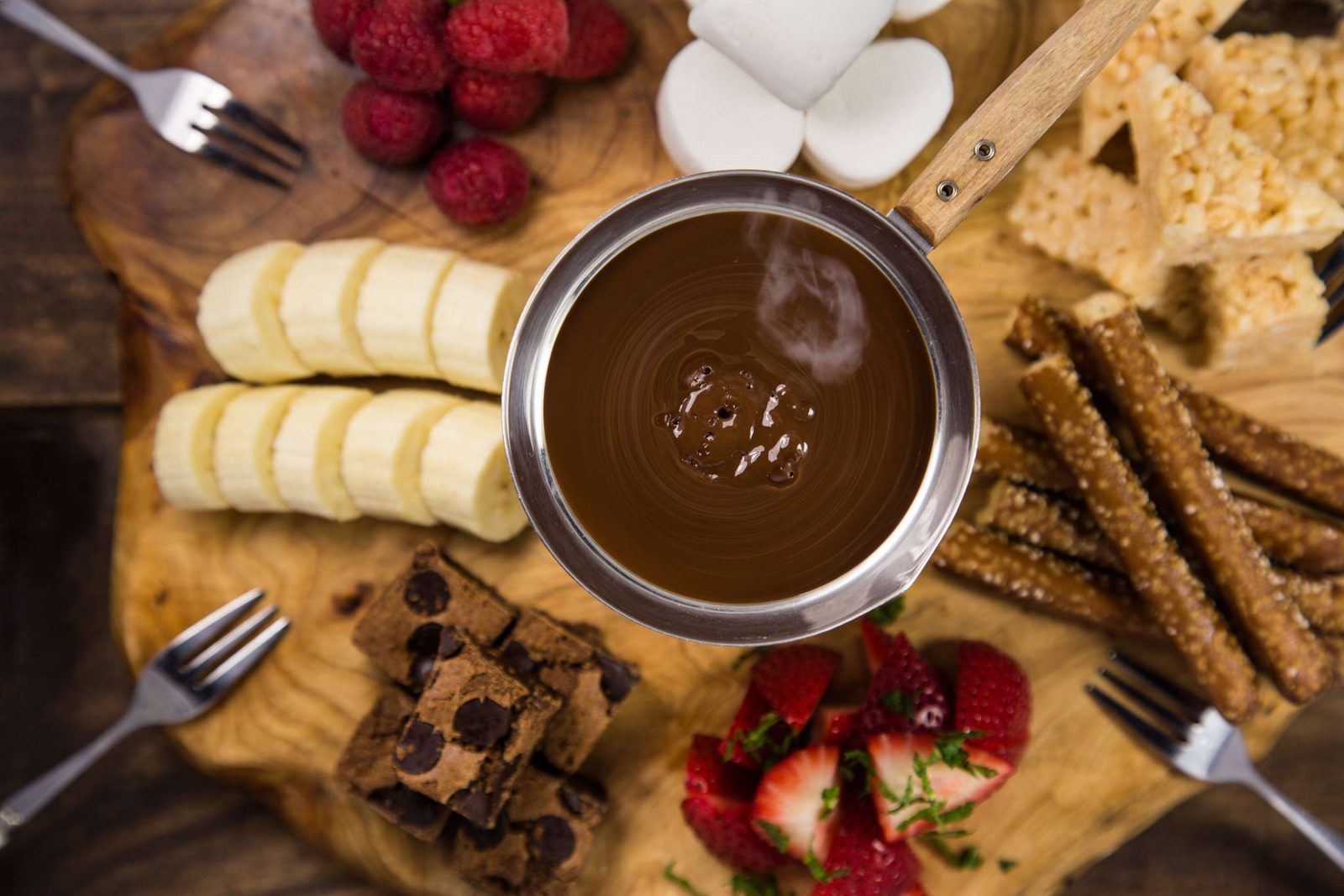 🍫 We Know Whether You’re an Introvert, Extrovert, Or Ambivert Based on How You Rate These Chocolate Desserts Chocolate Fondue Dessert