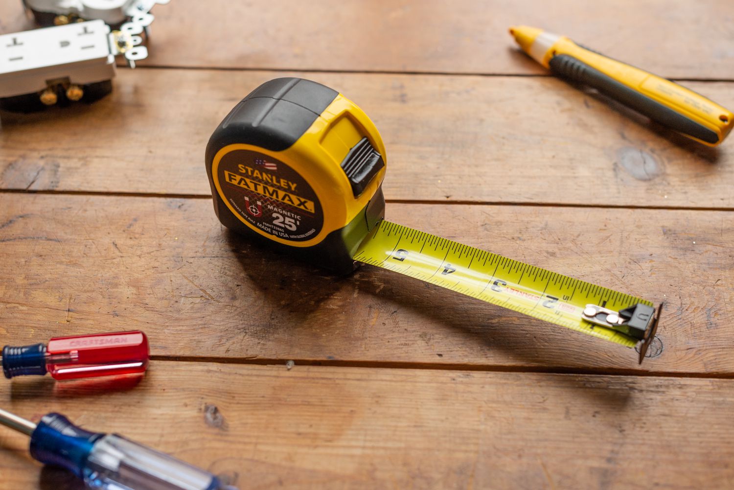 If You Get 16/25 on This Random Knowledge Quiz, You Know Something About Every Subject Tape Measure