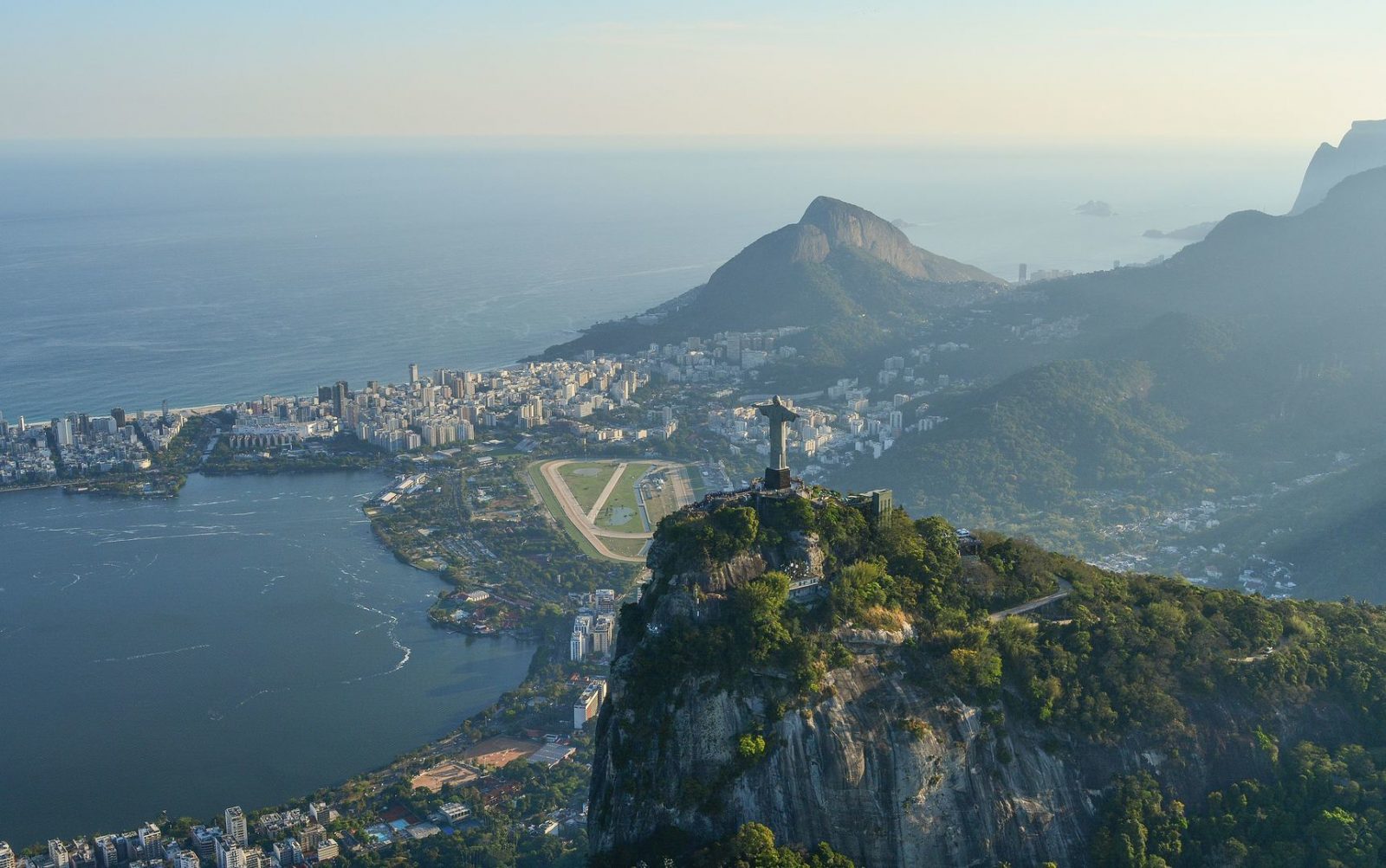 🗼 Can You Match 16/21 of These World Famous Landmarks to Their Continent? Christ The Redeemer Statue, Rio De Janeiro, Brazil