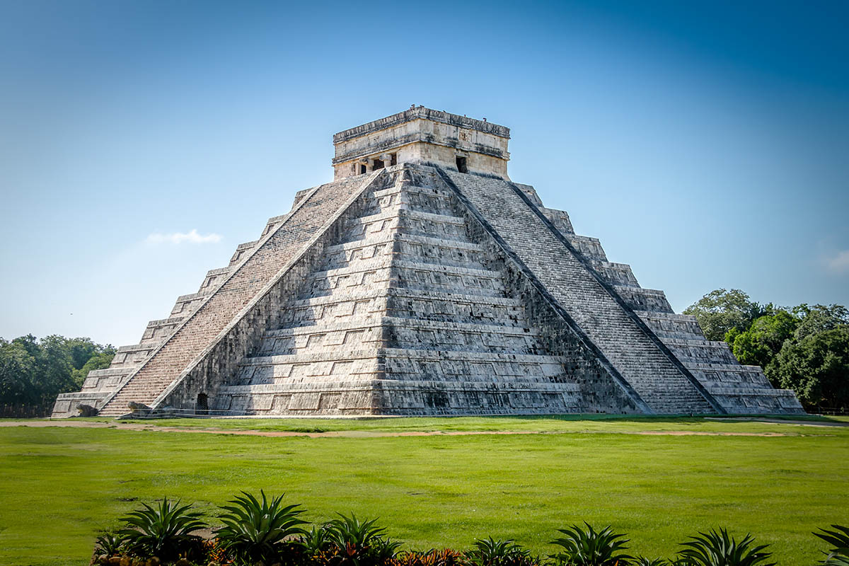 If You Can Name Just 12/20 Countries by Their Famous Landmark, I’ll Be Really Impressed Mayan Temple pyramid  of Kukulkan, Maya Civilization, Chichen Itza, Yucatan, Mexico