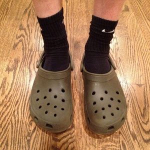 😒 This Pet Peeves Quiz Will Reveal What % Easily Annoyed You Are People wearing crocs and socks