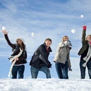 Plan a Perfect Snow Day ❄️ And We’ll Reveal Which City You Truly Belong in Snowball fight!