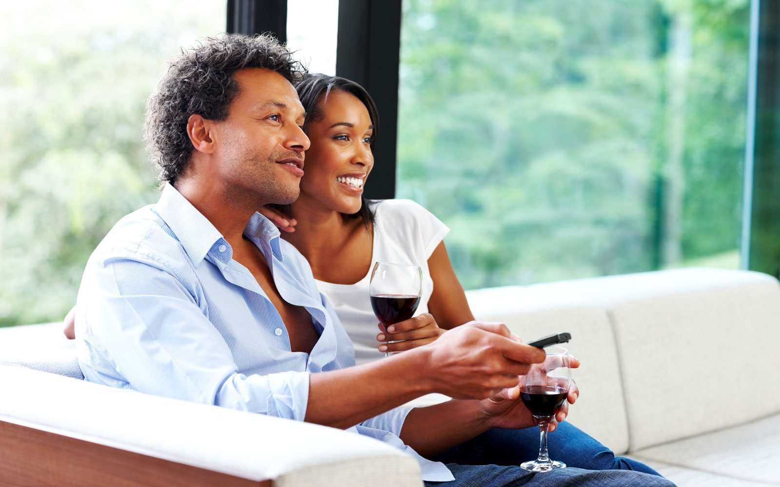 What Is Your Color Palette? Quiz Couple Watching TV
