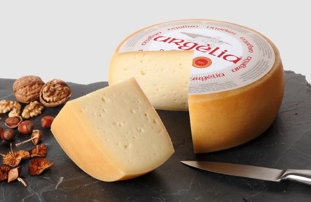 Does Your Real Age Match Your Taste Buds’ Age? Pick a Food for Each of These 16 Ingredients to Find Out Urgelia cheese