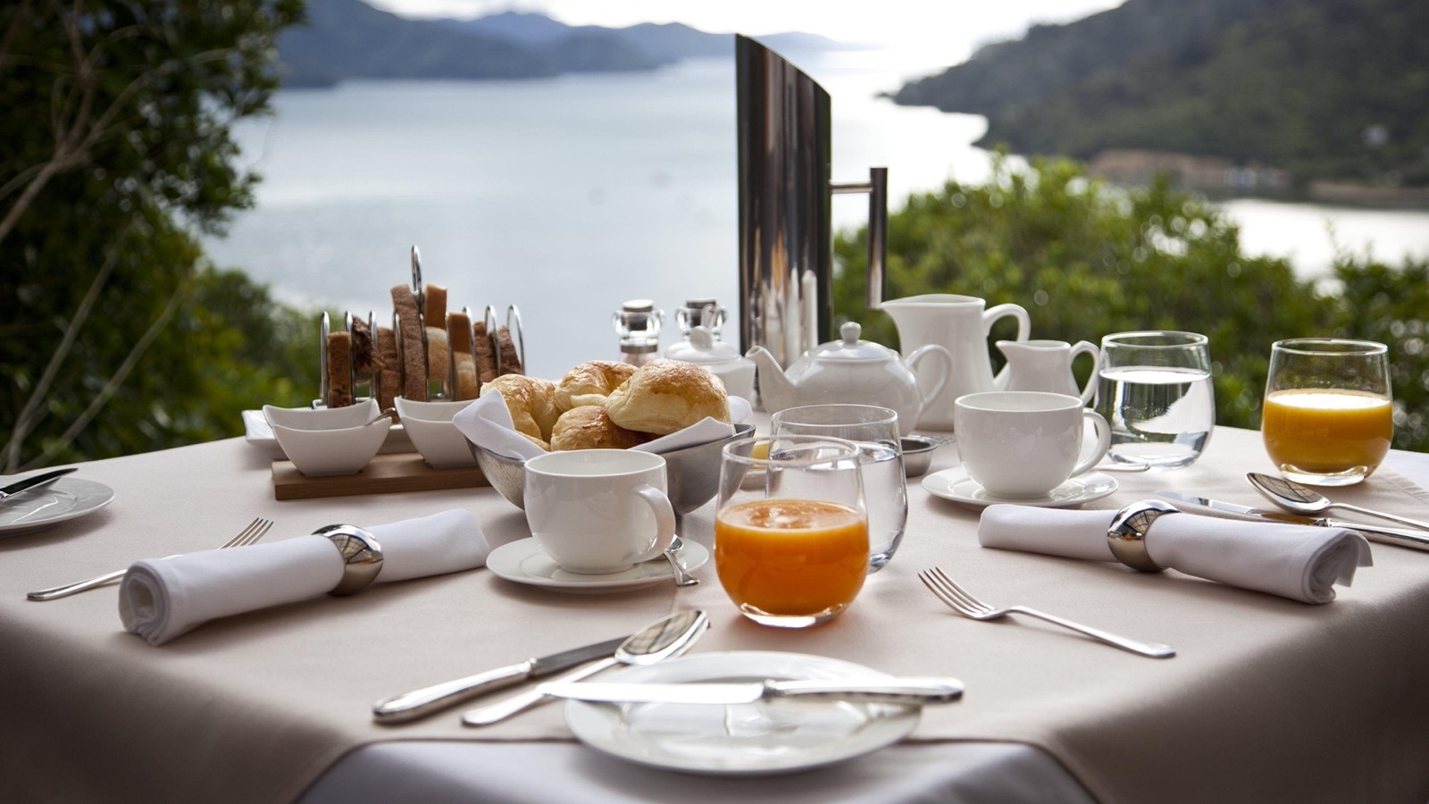 Spend the Most Ideal Day to Find Out the Exact Number of Kids You’re Having Breakfast With A View