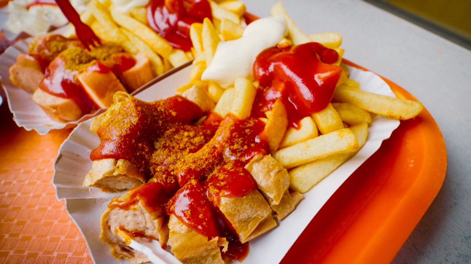 🌭 Here Are 24 Street Foods Around the World – Can You Match Them to Their Continent? Currywurst